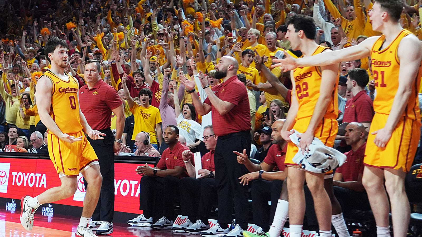 Clean Play & Clutch Shots Power Iowa State Past No. 2 Houston